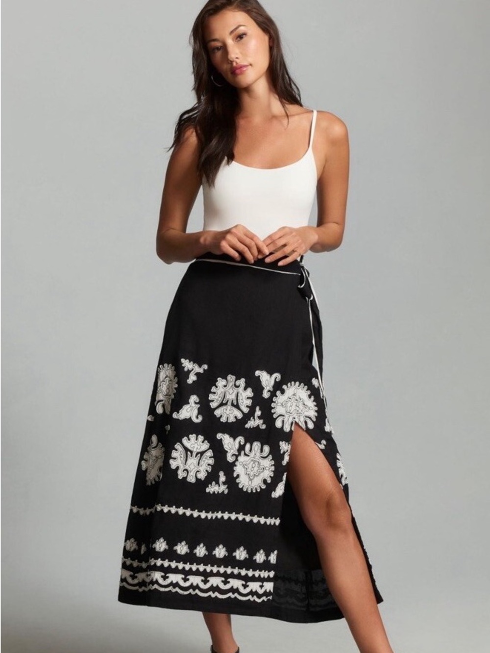 Anthropologie Embroidered Side Slit Skirt Applique Floral Tie Black White medium